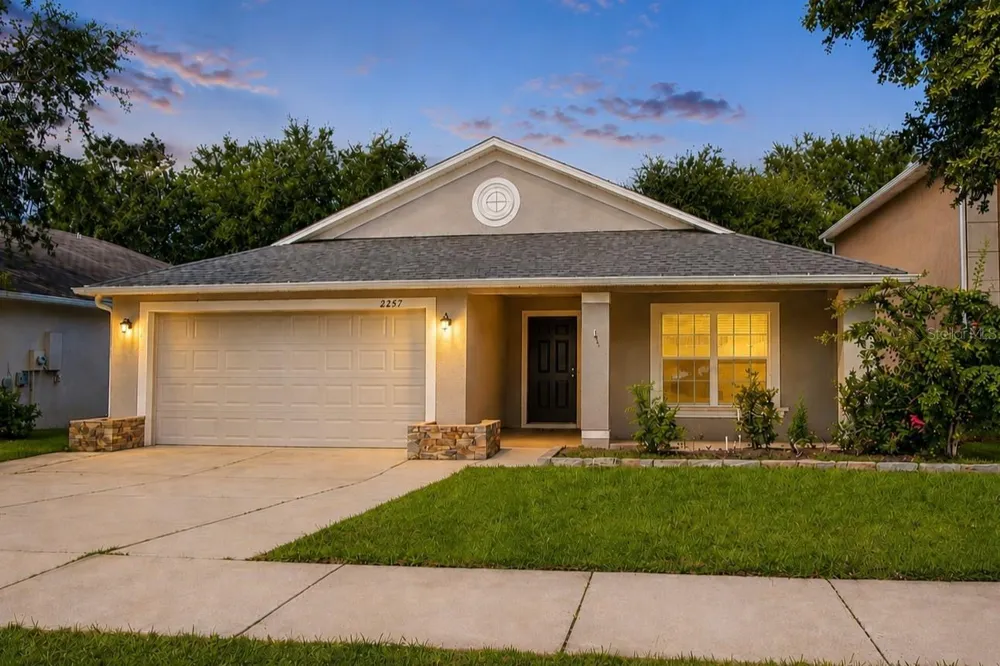 2257 MARTINS RUN Tavares, FL 32778