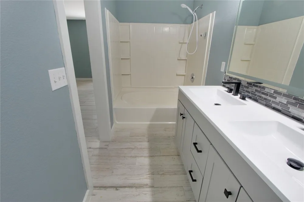 2257 MARTINS RUN Tavares, FL 32778