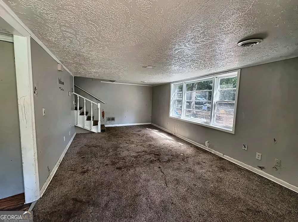 7126 Pineview DR Covington, GA 30014
