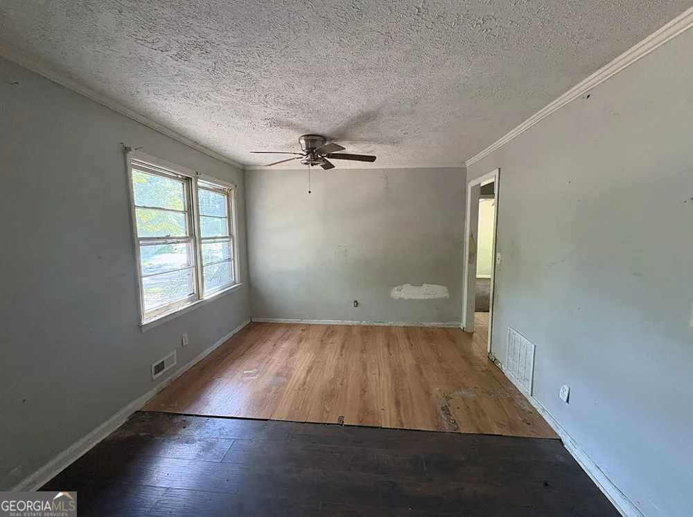 7126 Pineview DR Covington, GA 30014