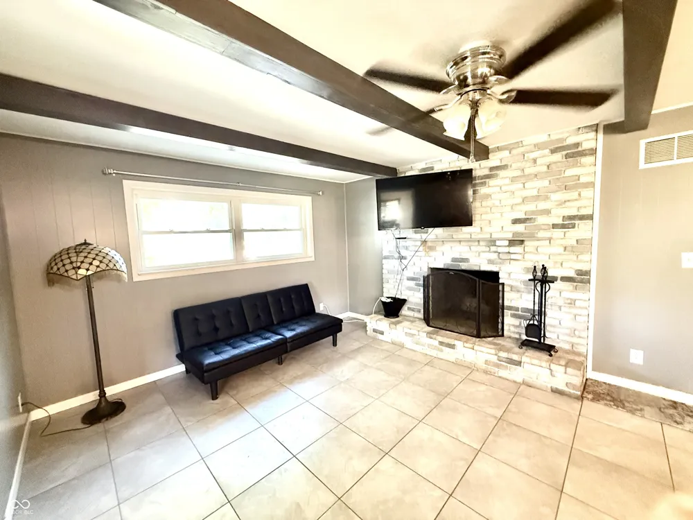 842 W Cutsinger Road Greenwood, IN 46143
