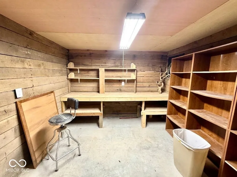 842 W Cutsinger Road Greenwood, IN 46143