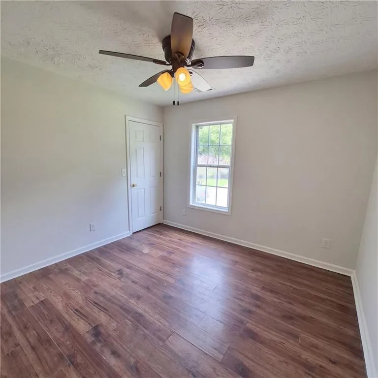709 Sunny Field Lane Lawrenceville, GA 30043
