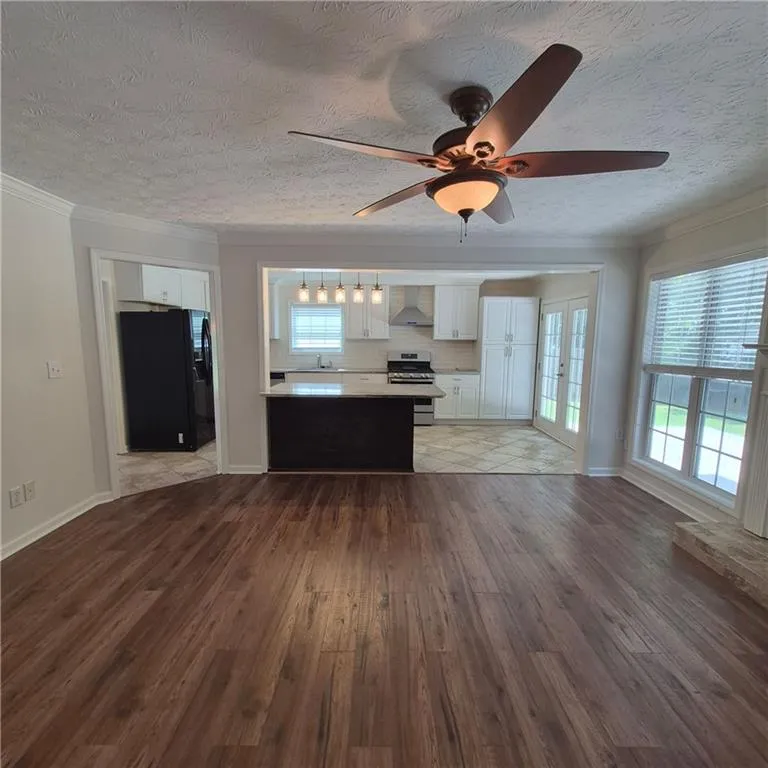 709 Sunny Field Lane Lawrenceville, GA 30043