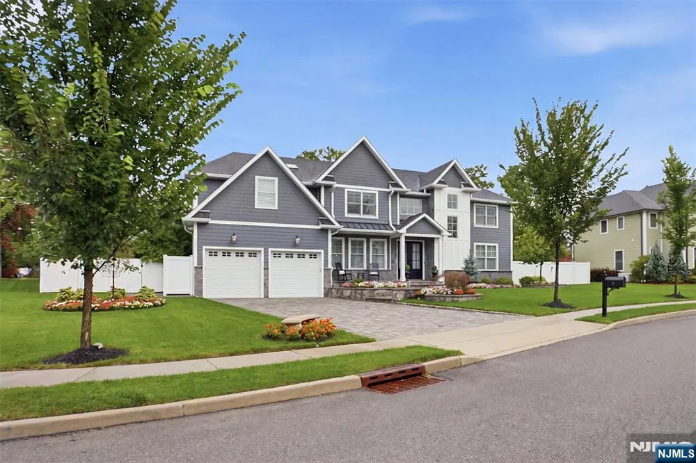 2 Churchill Court Paramus, NJ 07652