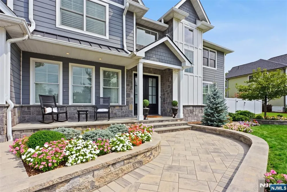 2 Churchill Court Paramus, NJ 07652