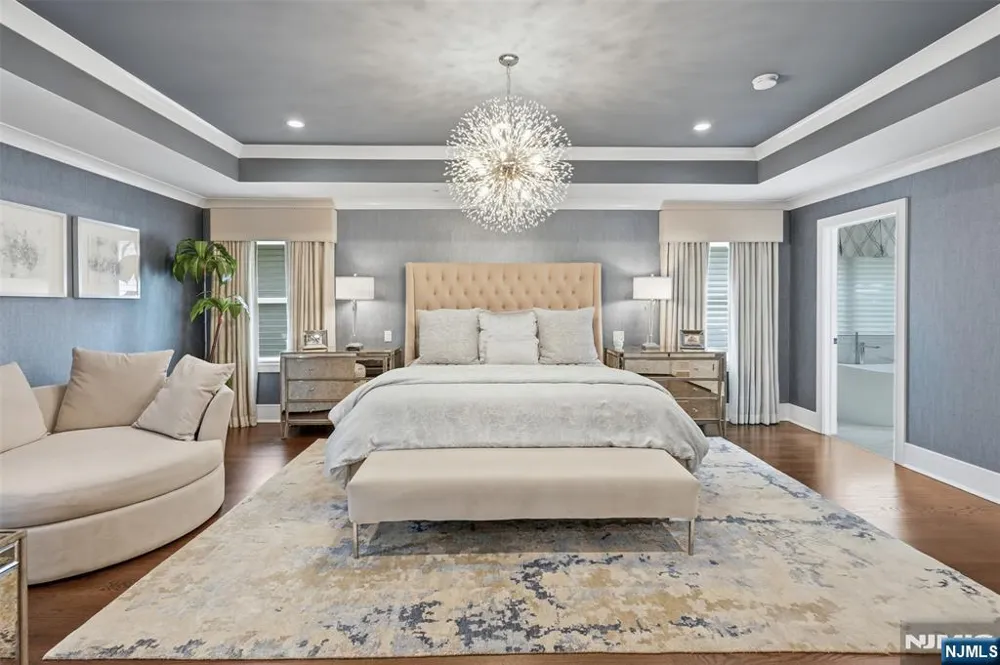 2 Churchill Court Paramus, NJ 07652