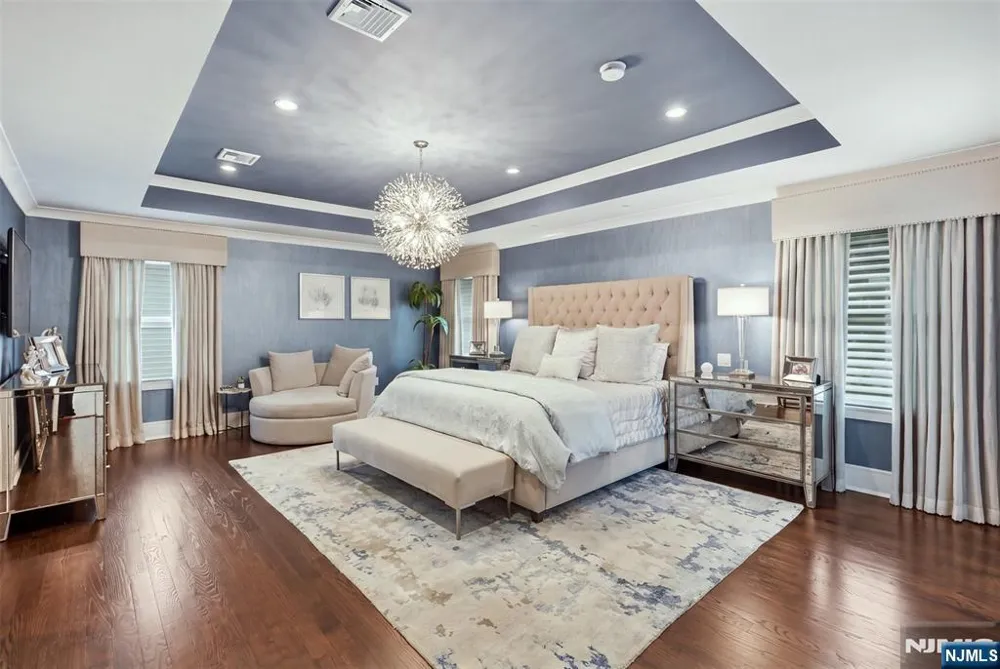 2 Churchill Court Paramus, NJ 07652