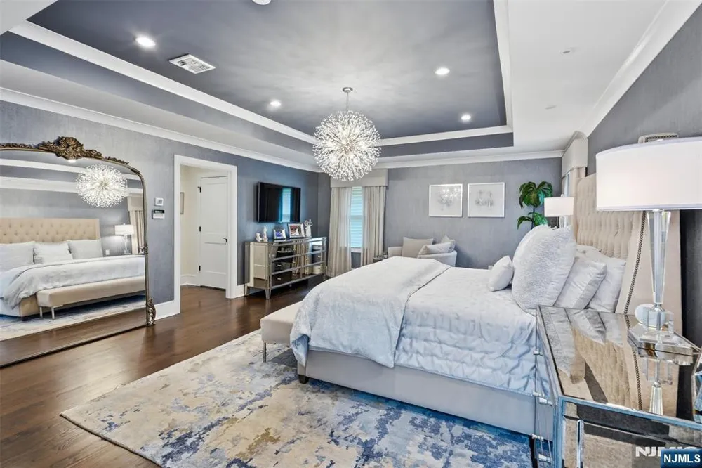 2 Churchill Court Paramus, NJ 07652