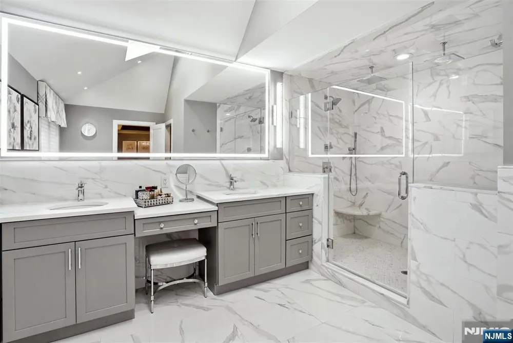 2 Churchill Court Paramus, NJ 07652