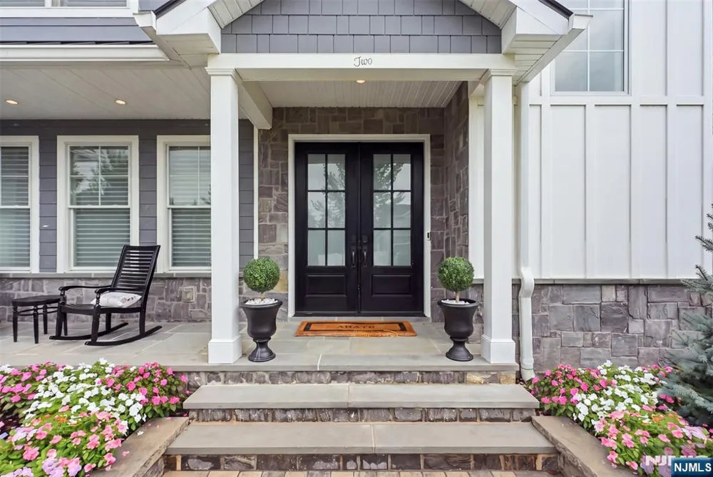 2 Churchill Court Paramus, NJ 07652