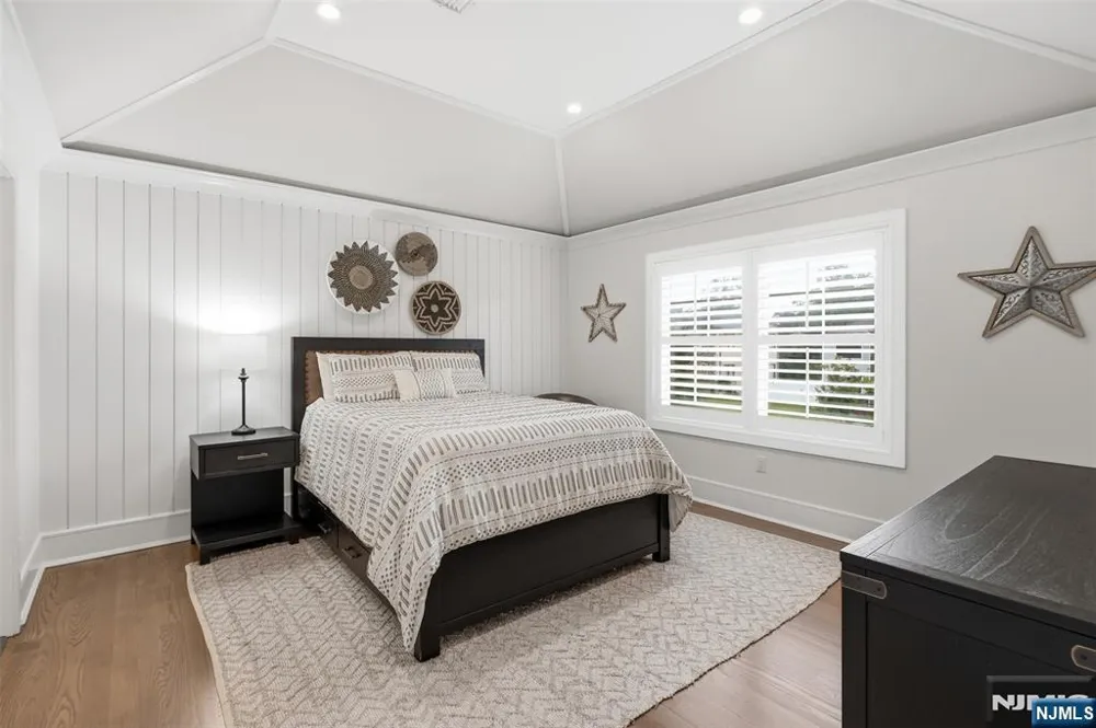 2 Churchill Court Paramus, NJ 07652