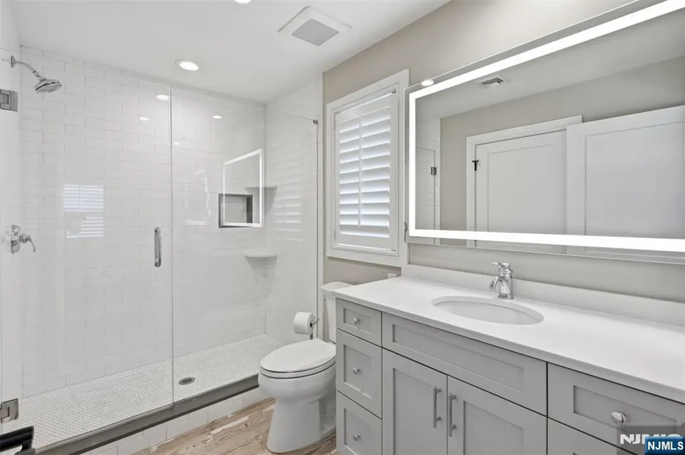 2 Churchill Court Paramus, NJ 07652