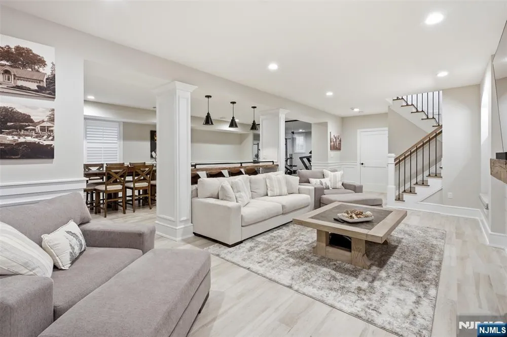 2 Churchill Court Paramus, NJ 07652