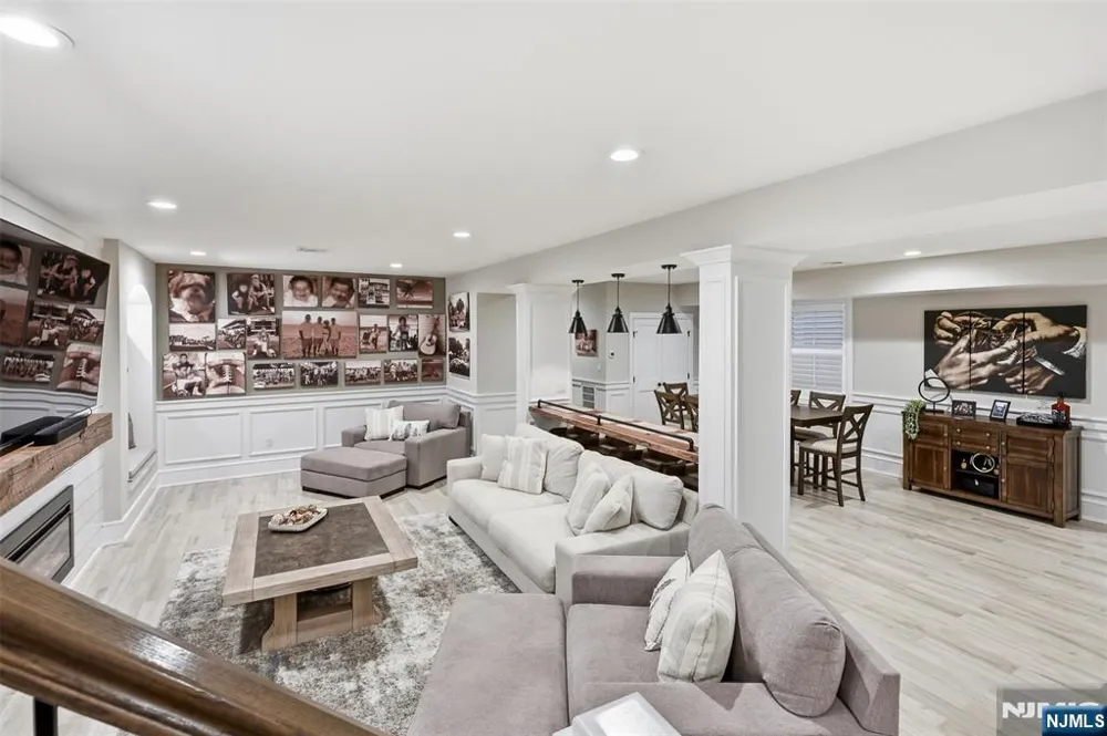 2 Churchill Court Paramus, NJ 07652