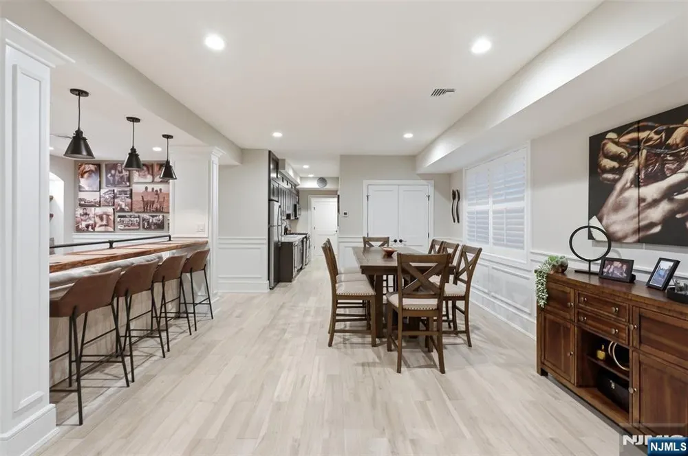 2 Churchill Court Paramus, NJ 07652