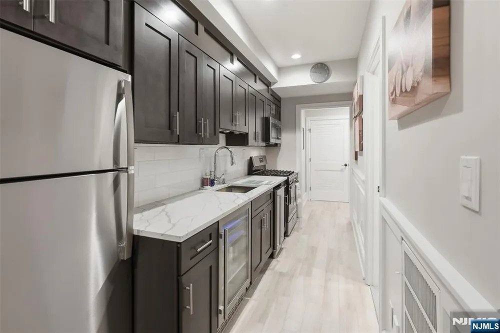 2 Churchill Court Paramus, NJ 07652