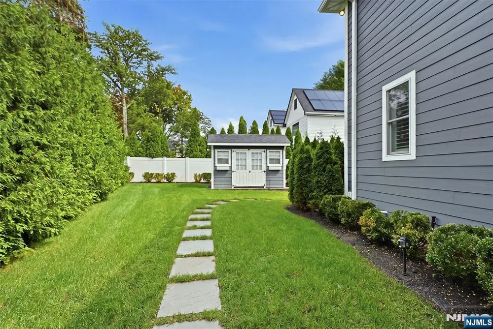 2 Churchill Court Paramus, NJ 07652