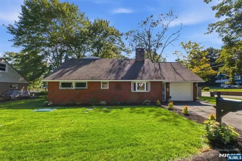 49 Oslo Drive