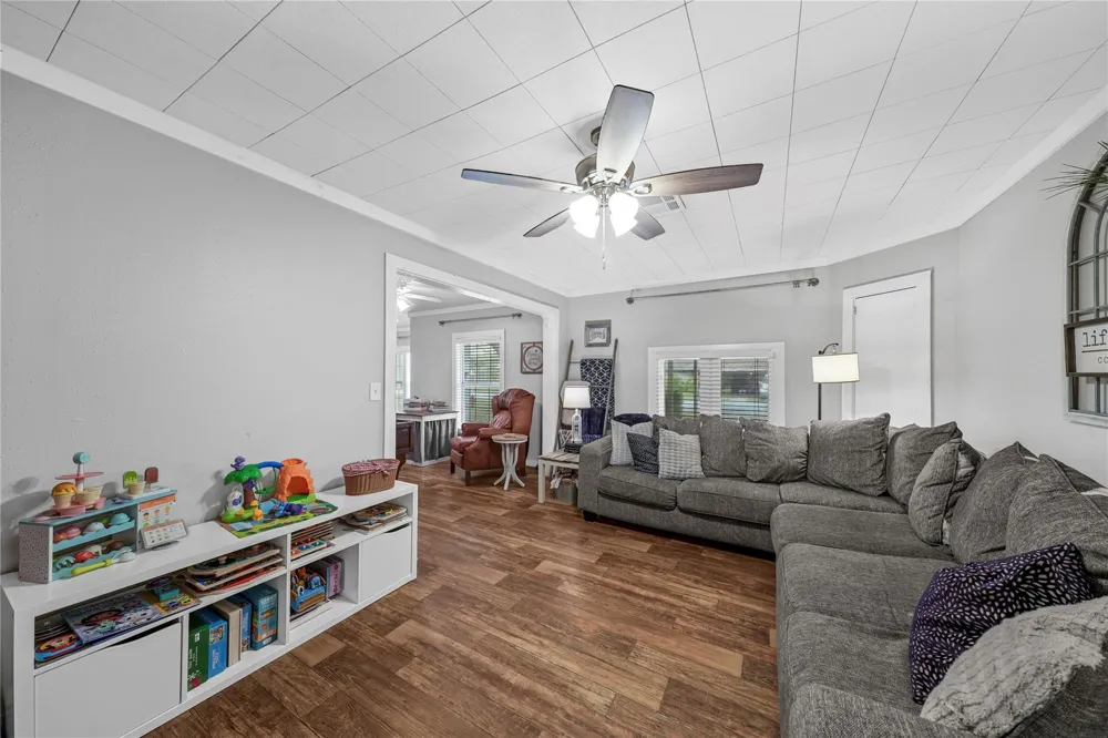 3027 Poppy Street Needville, TX 77461