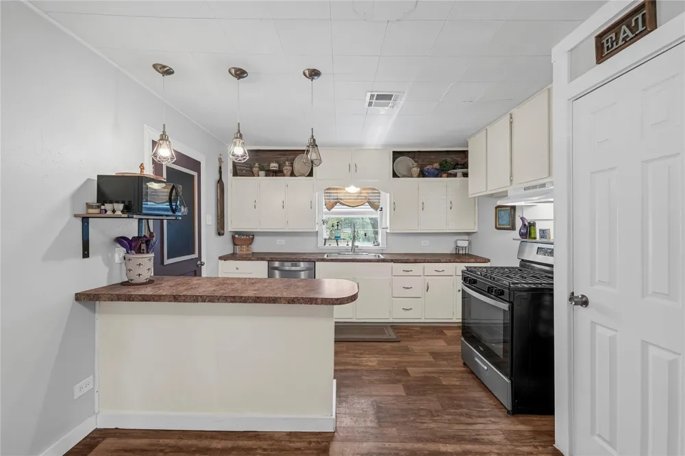 3027 Poppy Street Needville, TX 77461