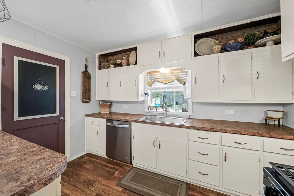3027 Poppy Street Needville, TX 77461