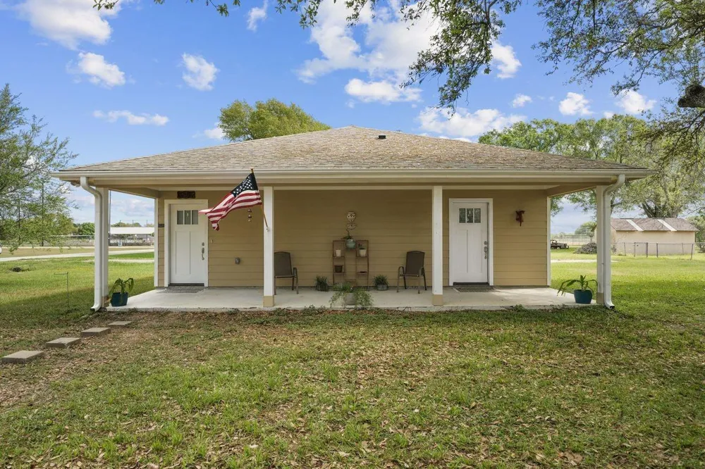 3027 Poppy Street Needville, TX 77461