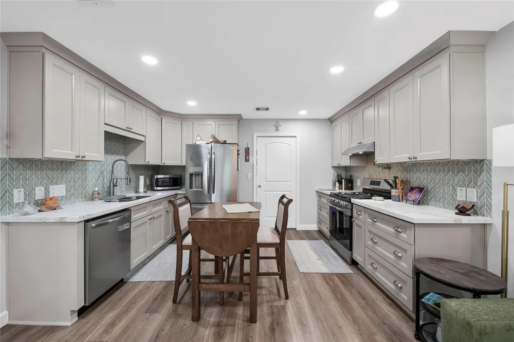 3027 Poppy Street Needville, TX 77461