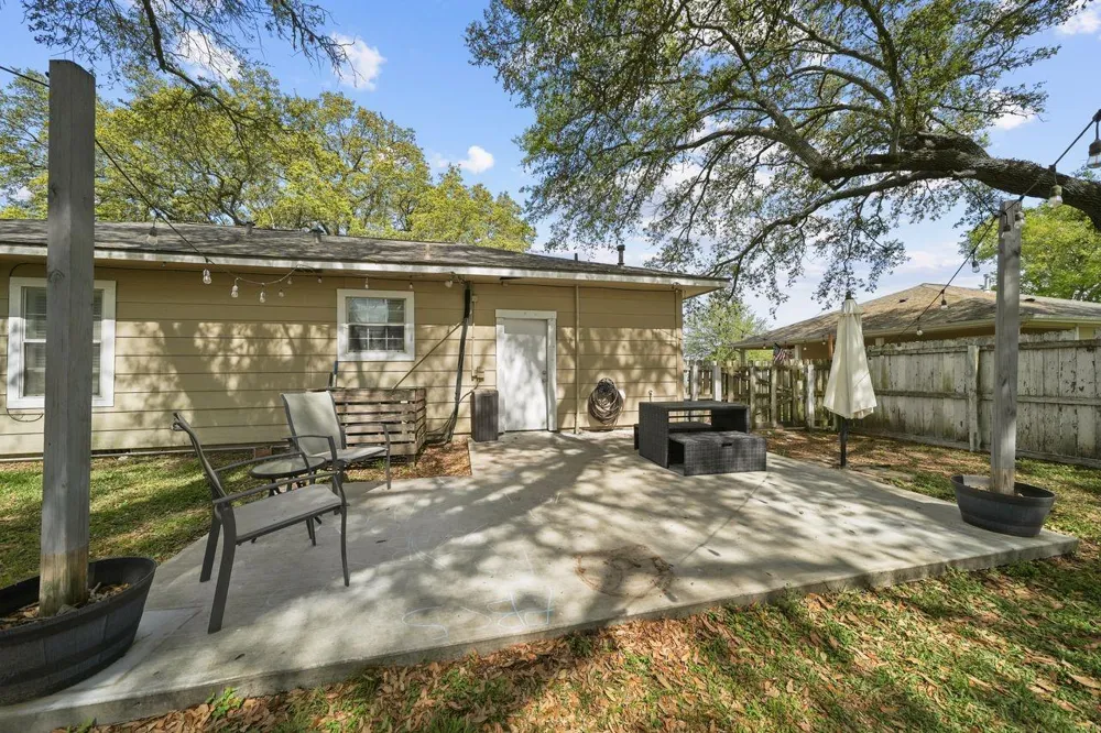 3027 Poppy Street Needville, TX 77461