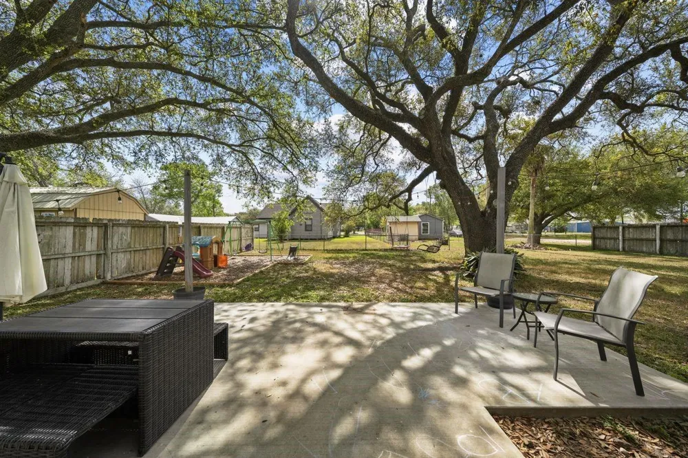 3027 Poppy Street Needville, TX 77461