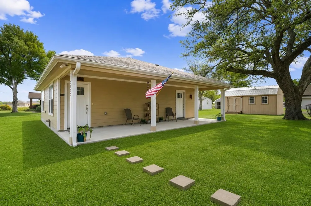 3027 Poppy Street Needville, TX 77461