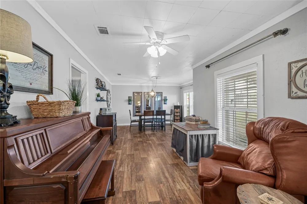 3027 Poppy Street Needville, TX 77461