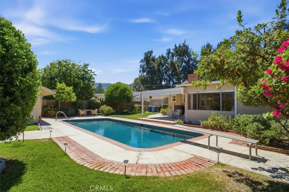 620 S Sparks Street Burbank, CA 91506