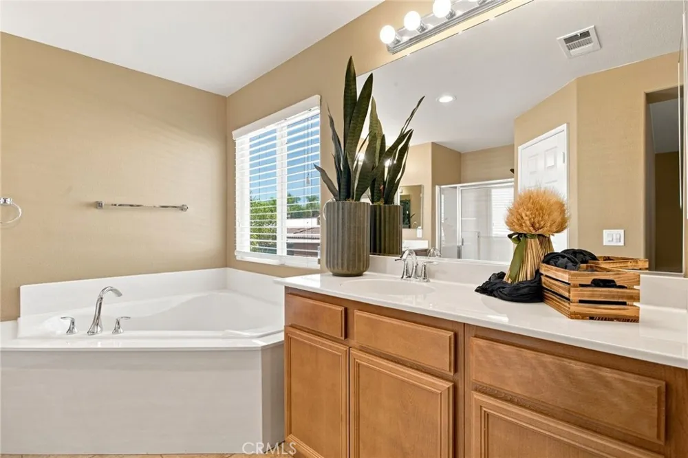 19316 Aspenleaf Perris, CA 92570