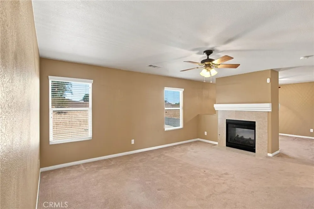 19316 Aspenleaf Perris, CA 92570
