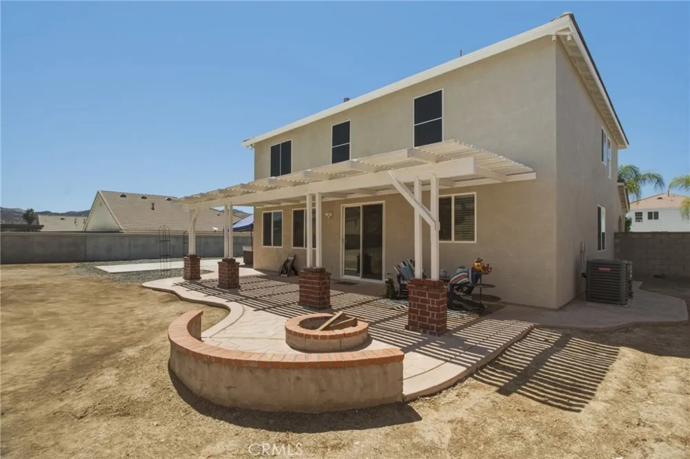 19316 Aspenleaf Perris, CA 92570
