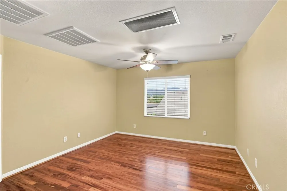 19316 Aspenleaf Perris, CA 92570