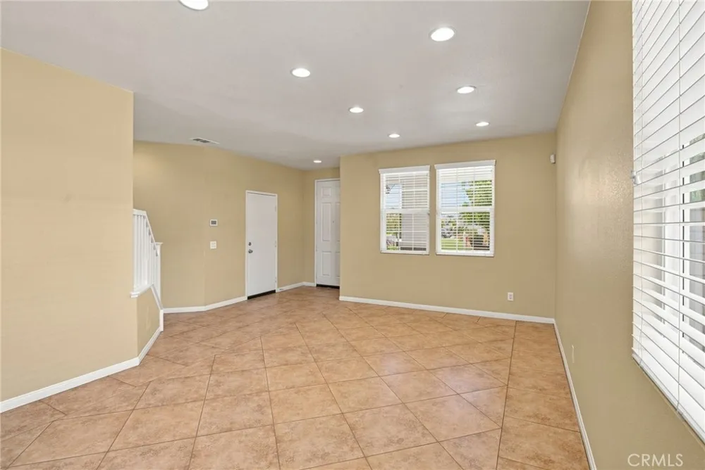 19316 Aspenleaf Perris, CA 92570
