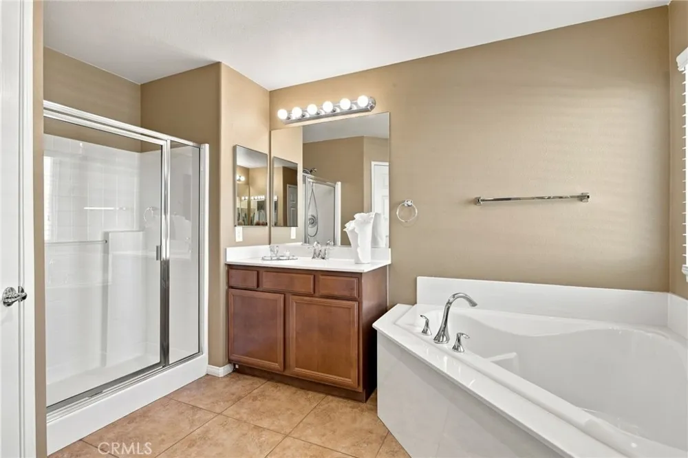 19316 Aspenleaf Perris, CA 92570