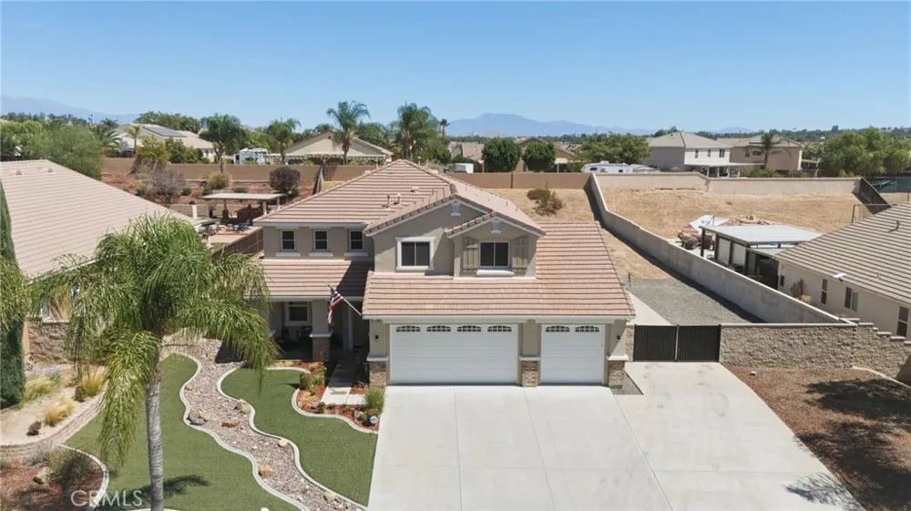 19316 Aspenleaf Perris, CA 92570