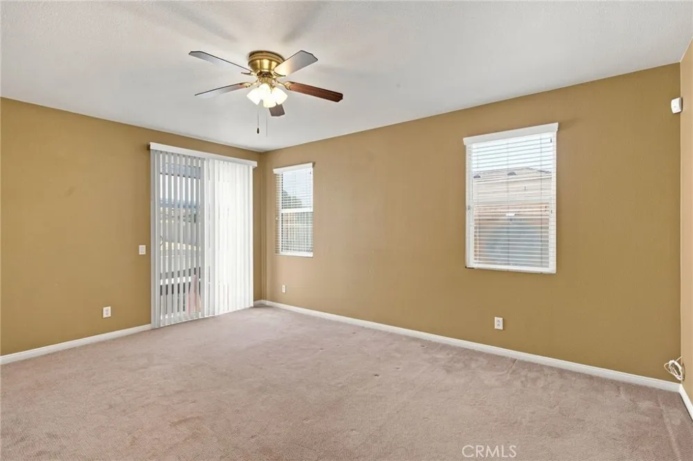 19316 Aspenleaf Perris, CA 92570