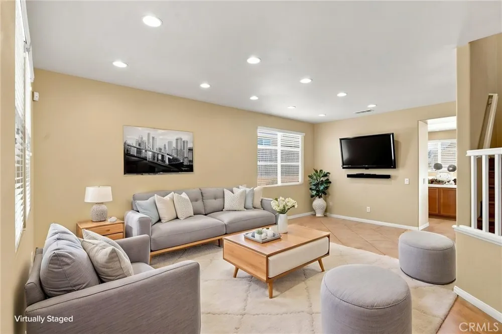 19316 Aspenleaf Perris, CA 92570