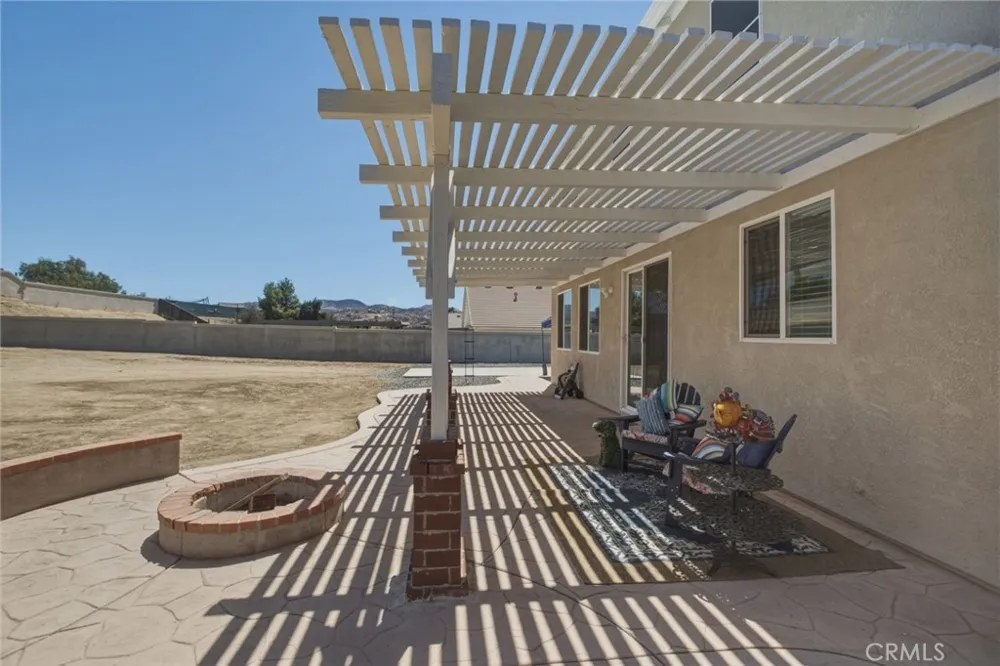 19316 Aspenleaf Perris, CA 92570