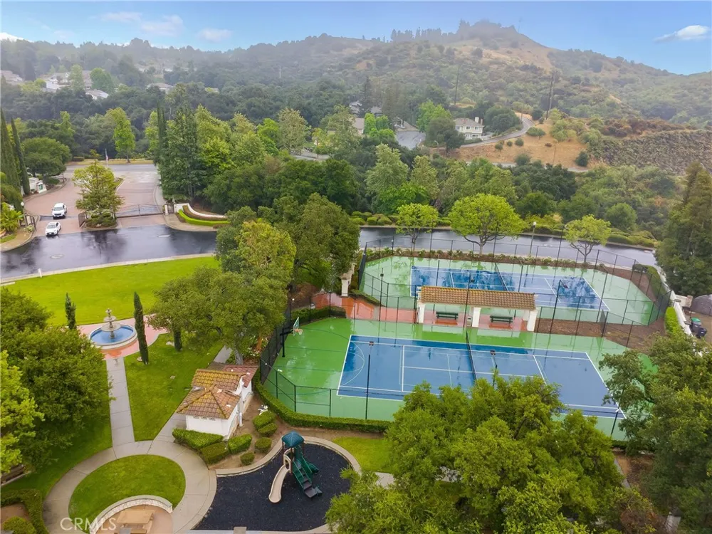 6137 Ridgemont La Verne, CA 91750
