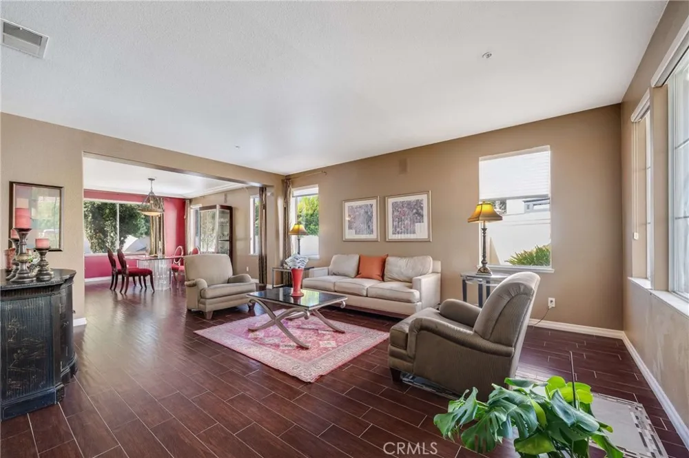 6137 Ridgemont La Verne, CA 91750