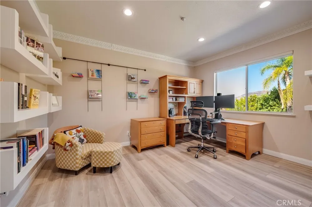6137 Ridgemont La Verne, CA 91750