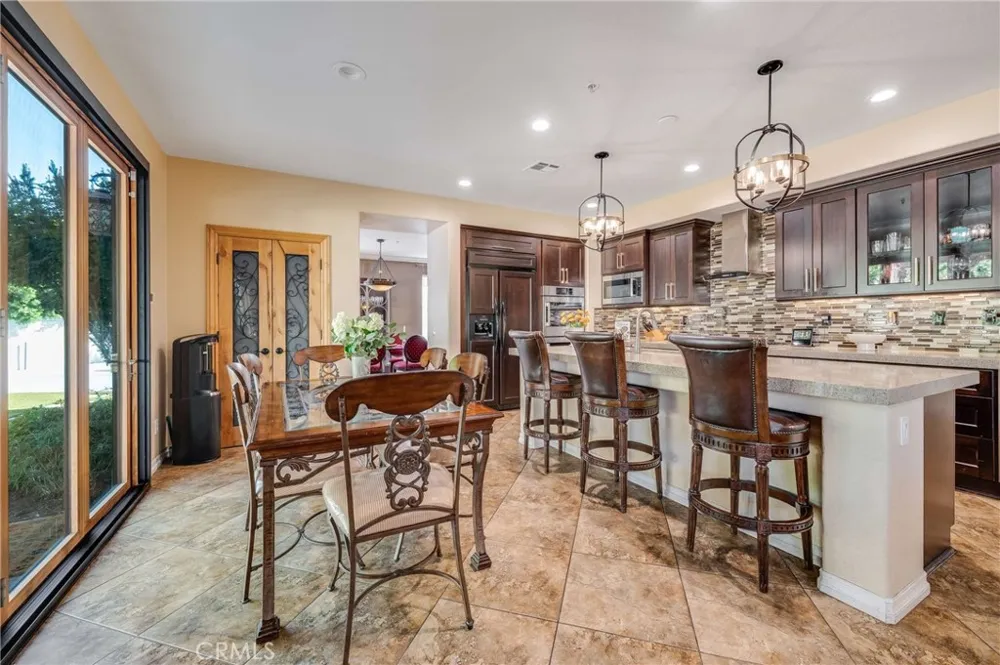 6137 Ridgemont La Verne, CA 91750
