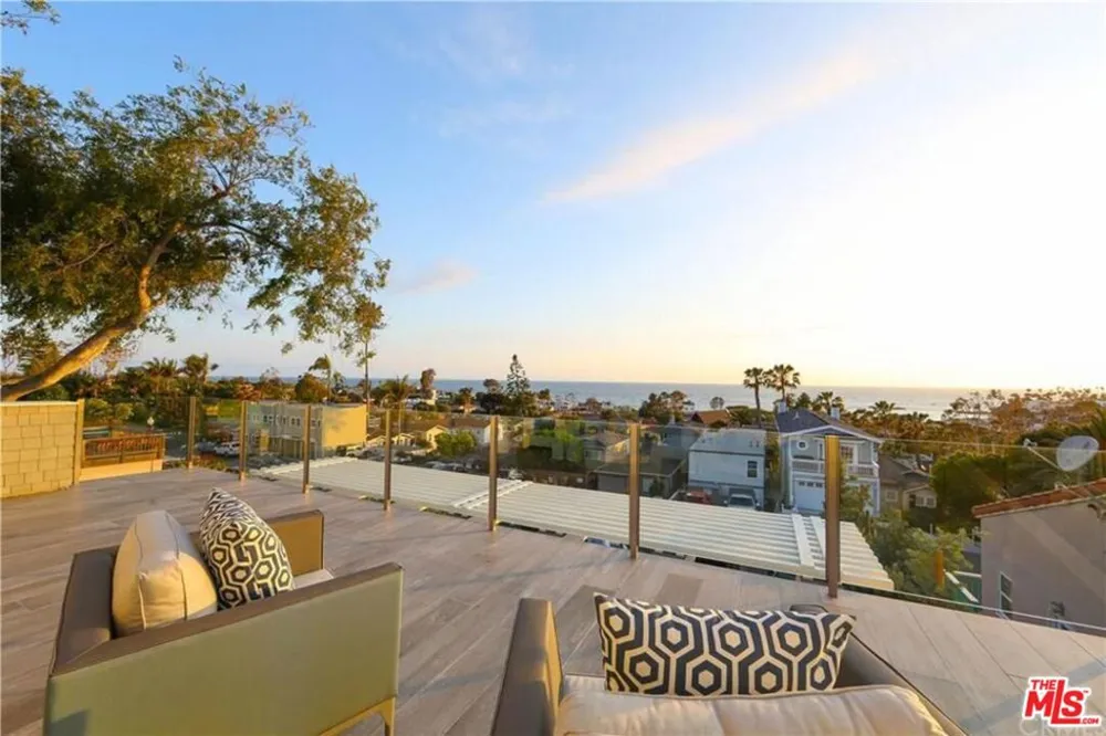 438 Bent Street Laguna Beach, CA 92651