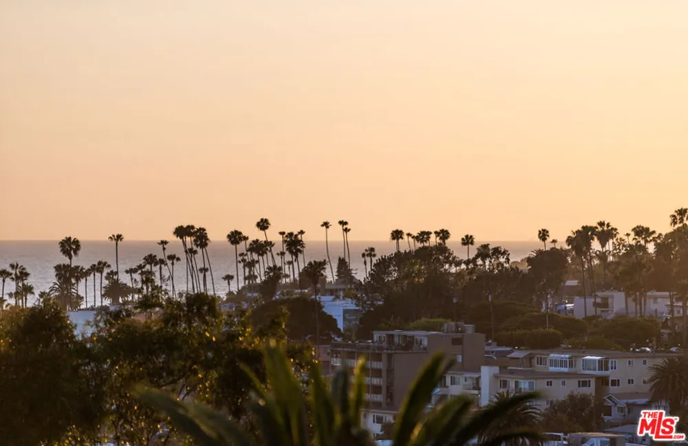 438 Bent Street Laguna Beach, CA 92651