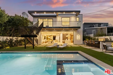 1964 Thayer Avenue